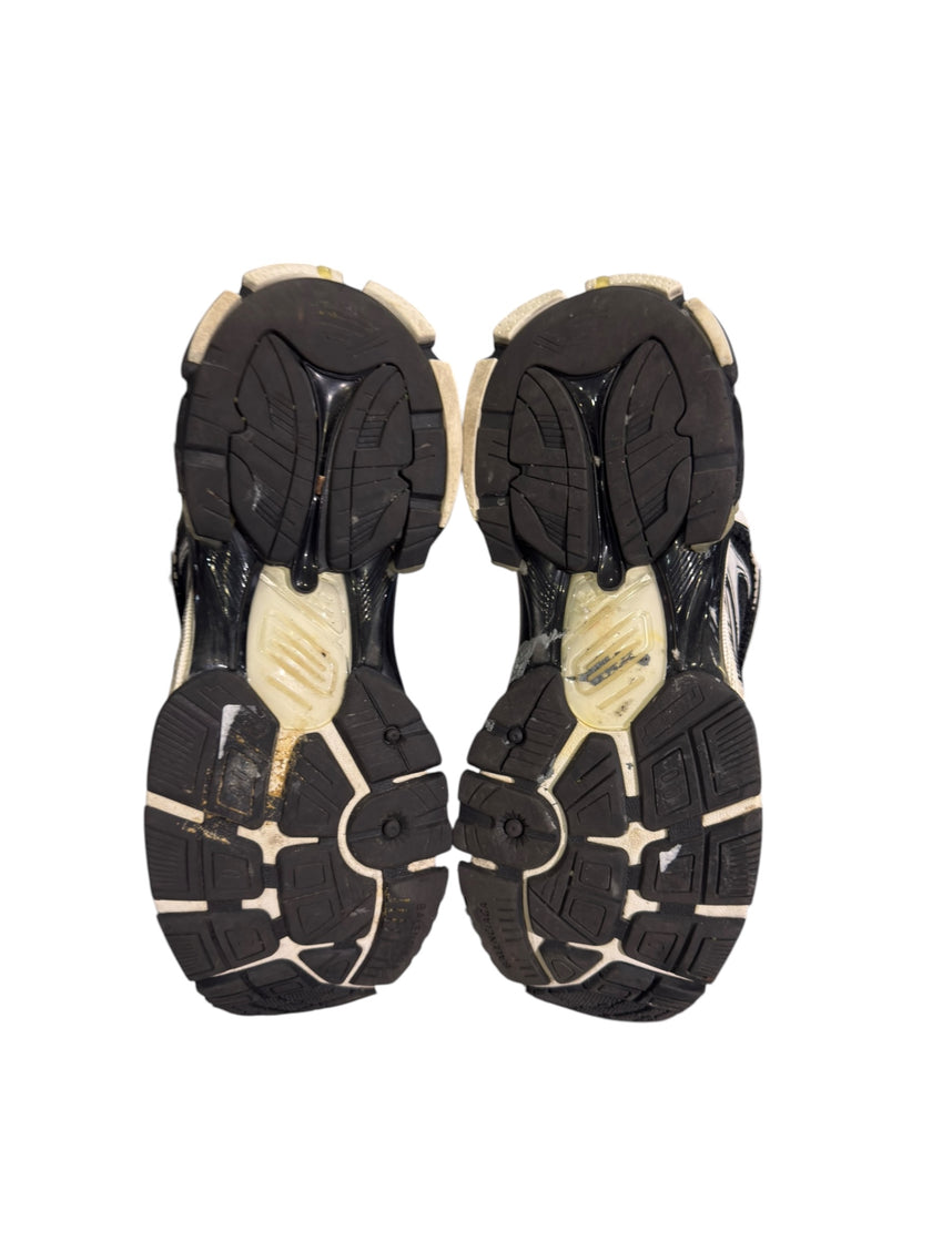 Balenciaga Runner Sneaker Black/White