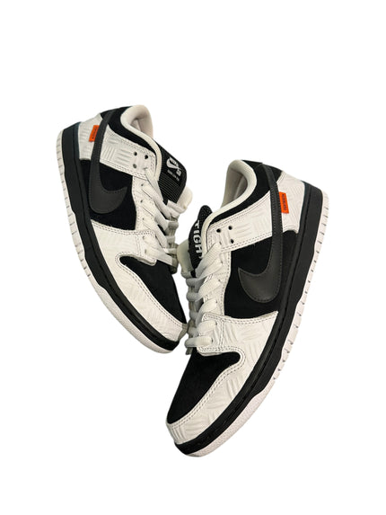 Nike SB Dunk TIGHTBOOTH