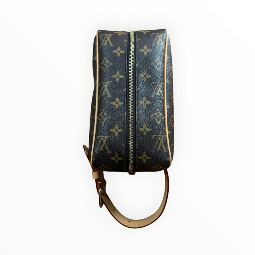 Louis Vuitton Locker Dopp Kit