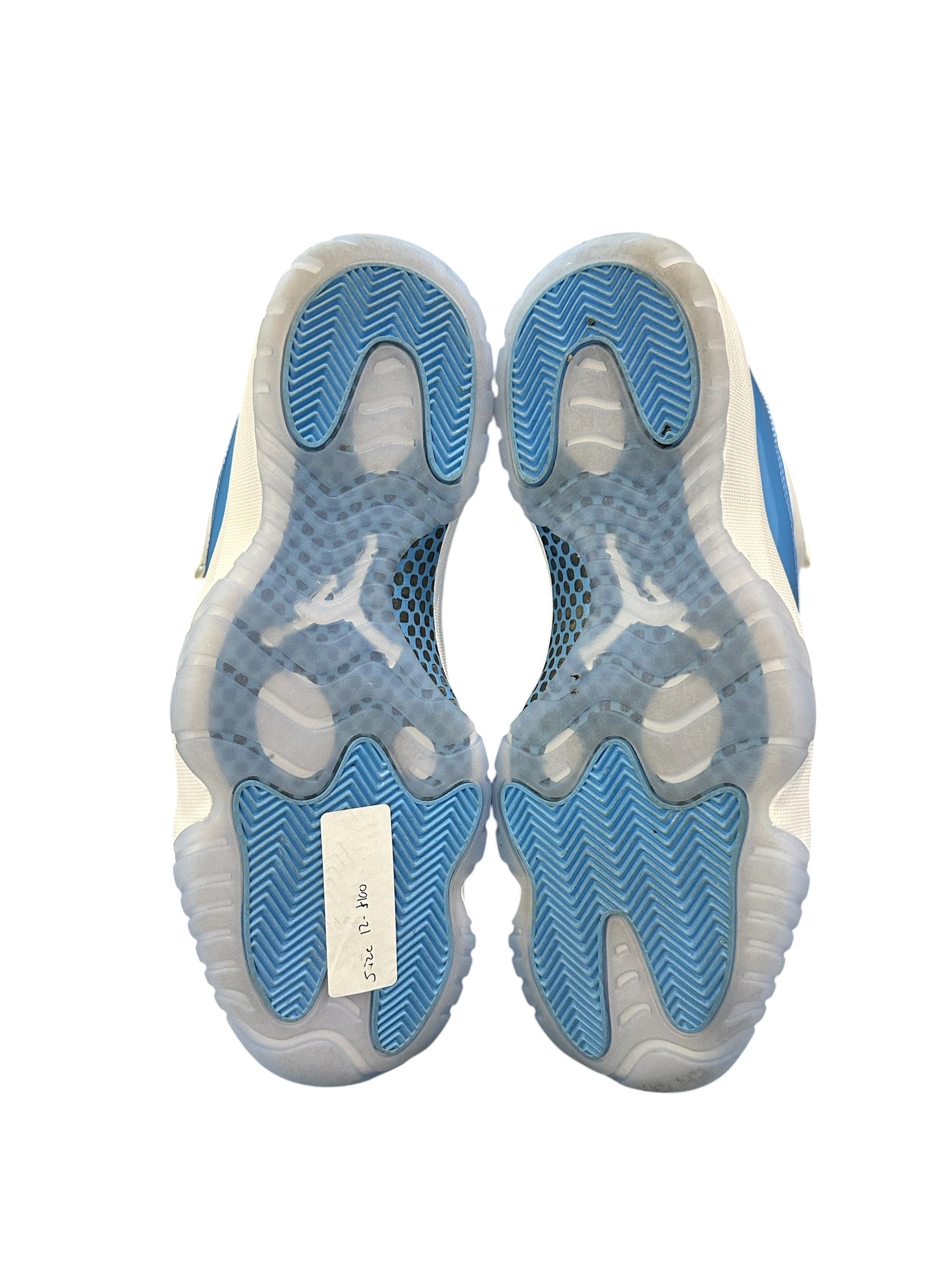 Jordan 11 Retro Low University Blue (2026)