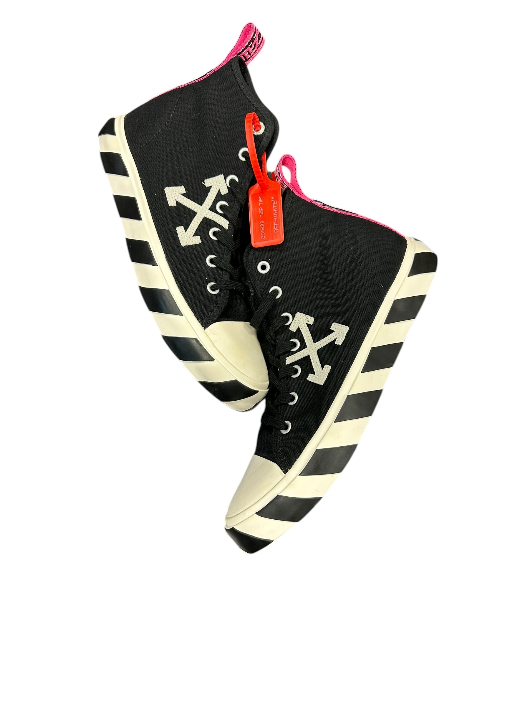 OFF-WHITE Arrow Canvas Mid Top