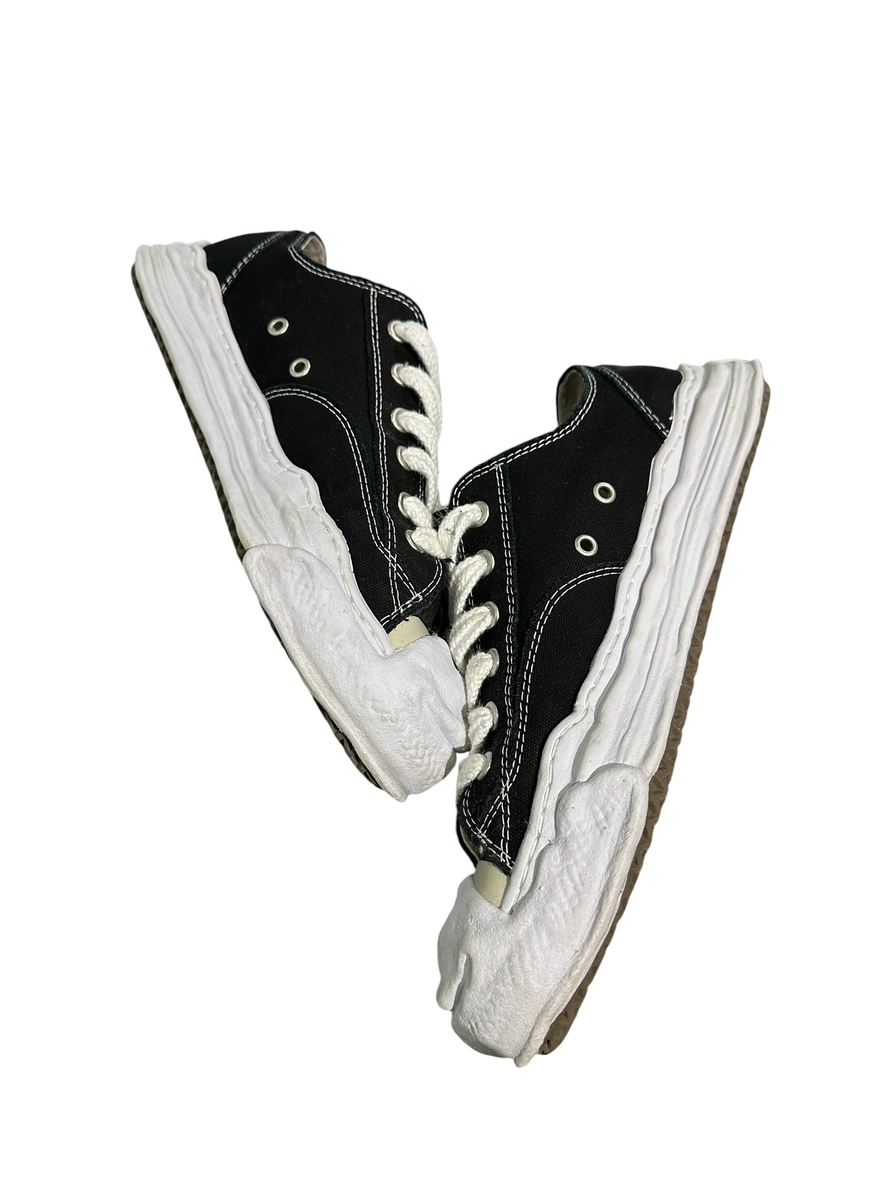 Maison Mihara Yashuiro Hank OG Sole Canvas Low Black