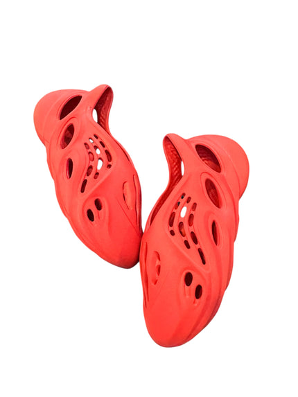 Adidas Yeezy Foam RNNR Vermillion