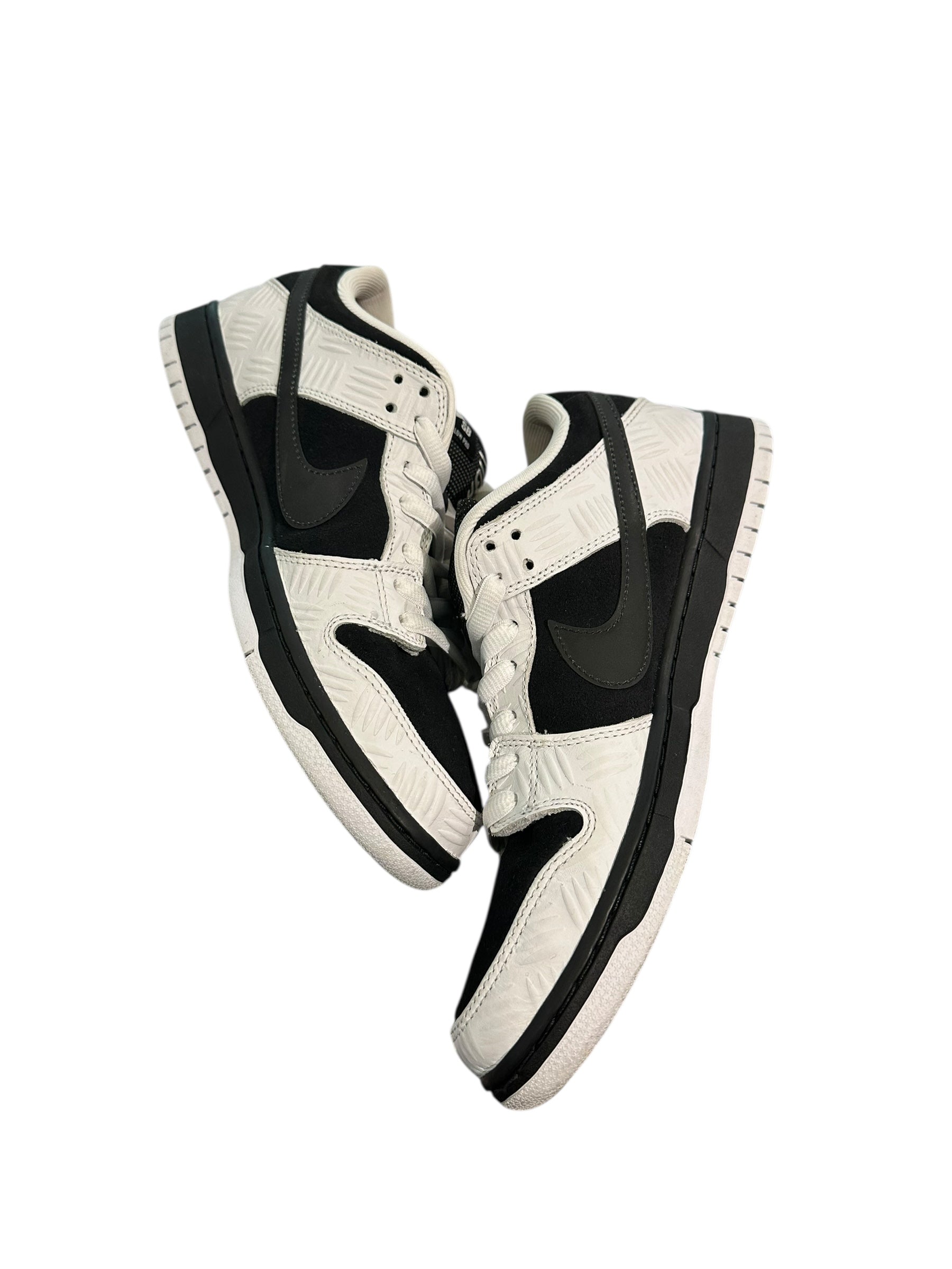 Nike SB Dunk TIGHTBOOTH