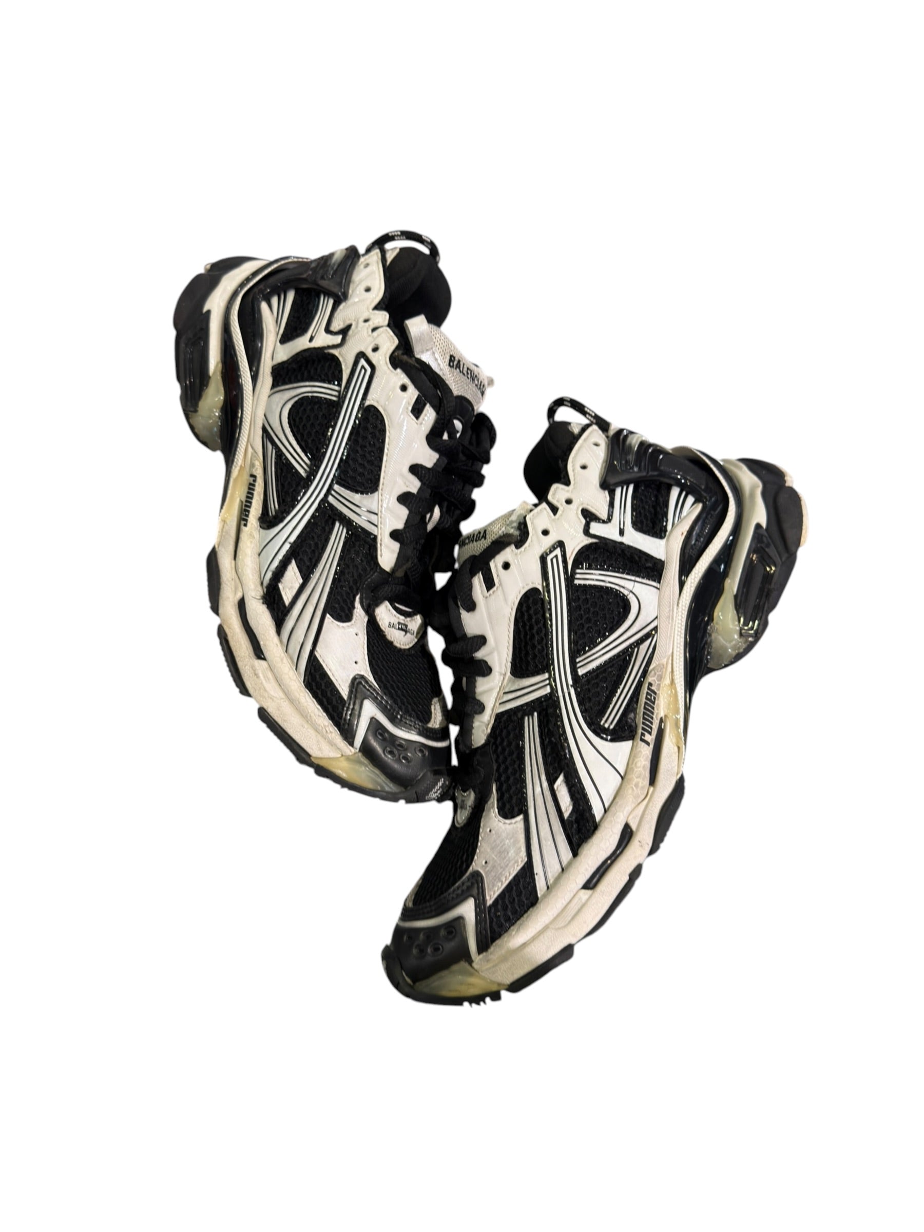 Balenciaga Runner Sneaker Black/White