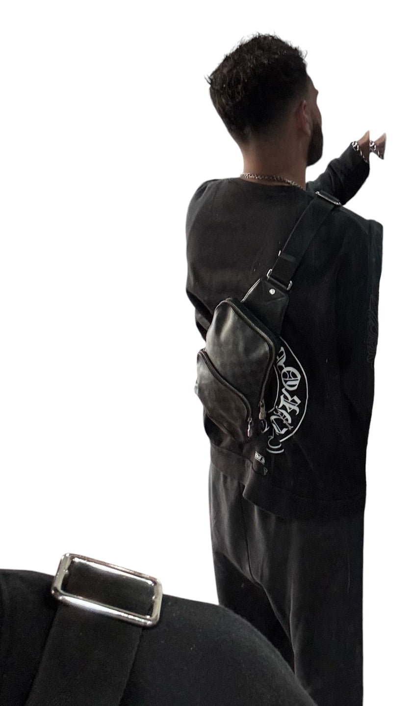 Louis Vuitton Avenue Sling Bag