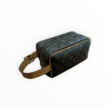 Louis Vuitton Locker Dopp Kit