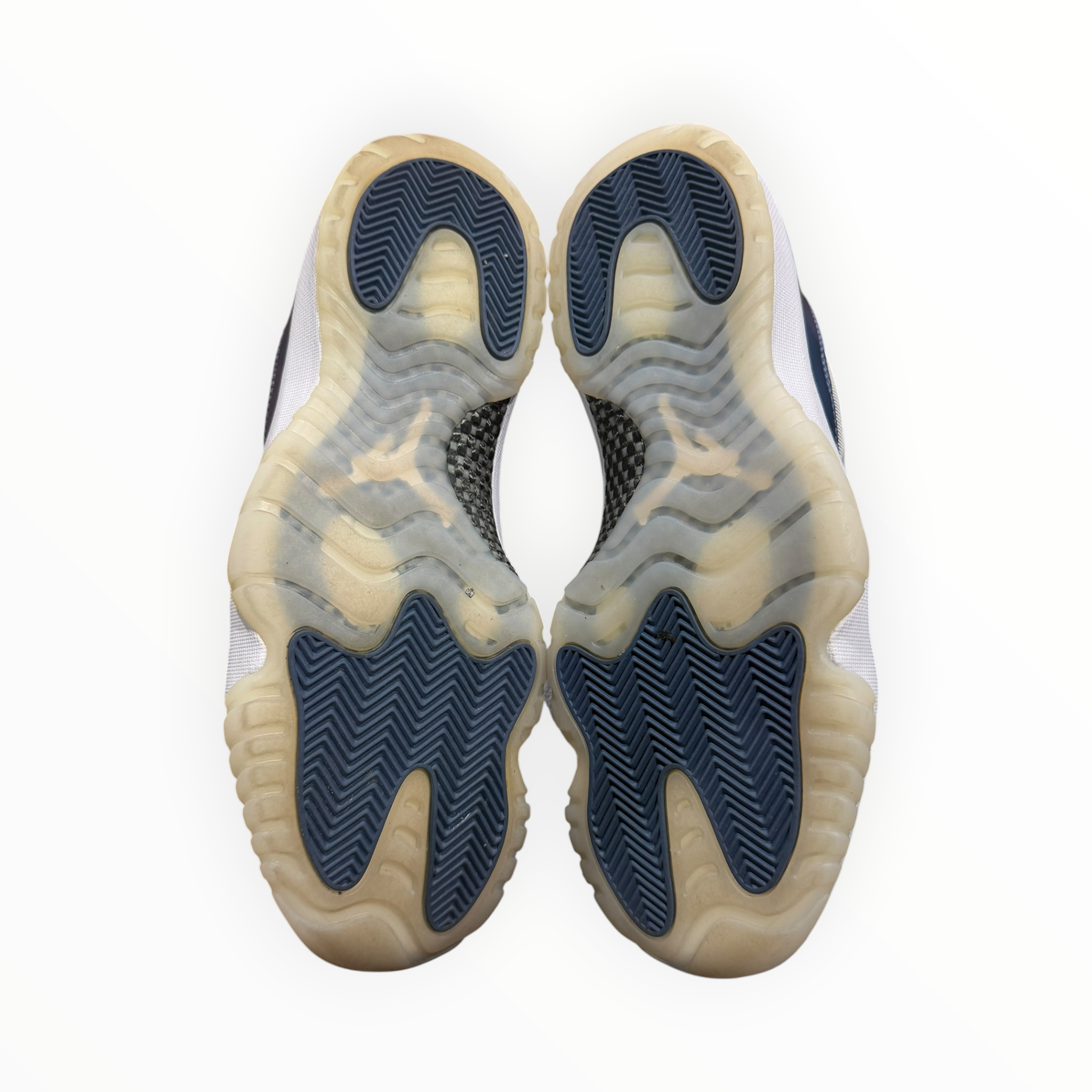 Jordan 11 Retro Low Diffused Blue